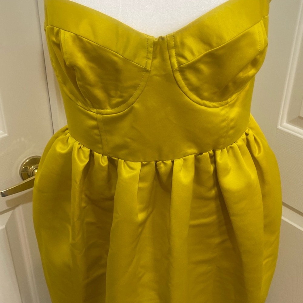 Yellow Sundress Spaghetti Strap Sweetheart has pockets
